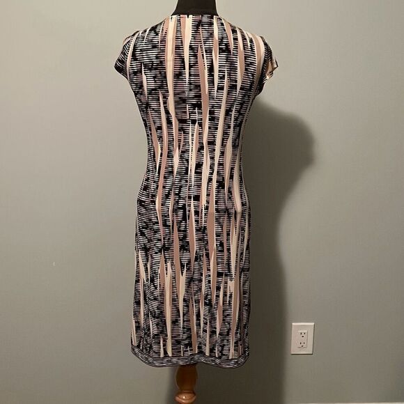 BCBGMaxAzaria Women's Tan & Black Twist Front Fitted Laila Jersey Sheath Dress - Picture 5 of 10